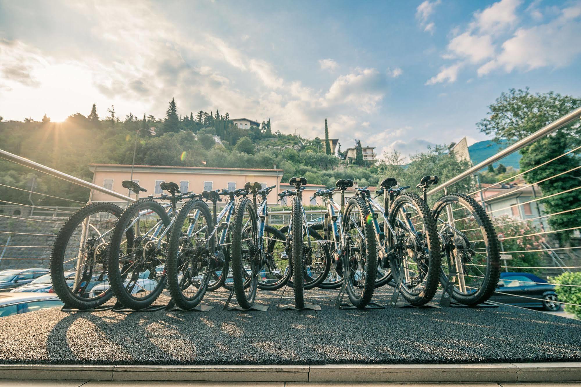 Caravel Bike Hotel Torbole Sul Garda Exterior foto